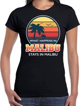 Malibu zomer t-shirt / shirt What happens in Malibu stays in Malibu voor dames - zwart - Malibu party / vakantie outfit / kleding/ feest shirt S