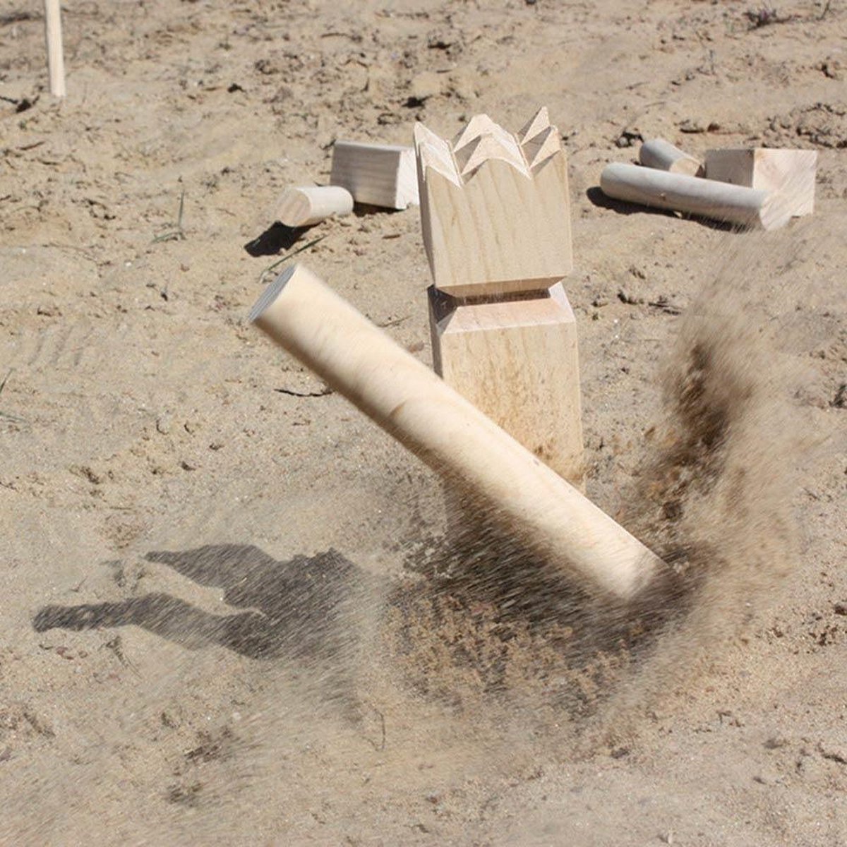 Tactic Kubb – Vang- en werpspel – Origineel Zweeds Werpspel In Handige Draagbare Doos – Duurzaam Grenenhout — afbeelding 16