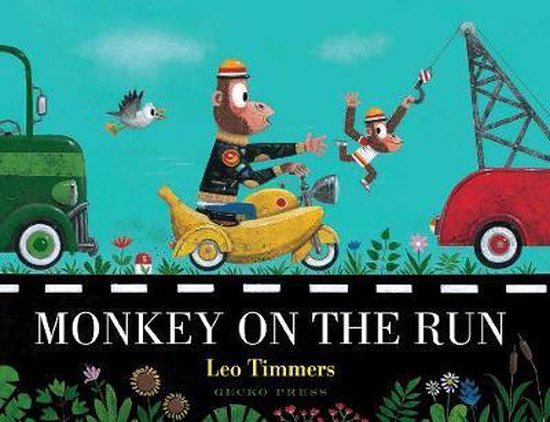 Couverture de livre avec un singe sur un scooter banane jaune, une grue et des camions. Texte : MONKEY ON THE RUN.