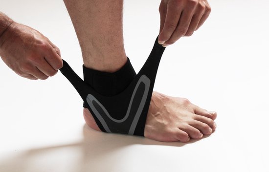 All4fysio Enkelbrace | Enkelbandage | Voet brace | Enkelsteun | Sport Enkel Brace | Makkelijk verstelbaar - Universeel in Zwart