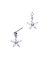 Oorbellen dames | Oorstekers | Rhodium plated hangend bloemetje met cubic zirkonia steentjes | WeLoveSilver