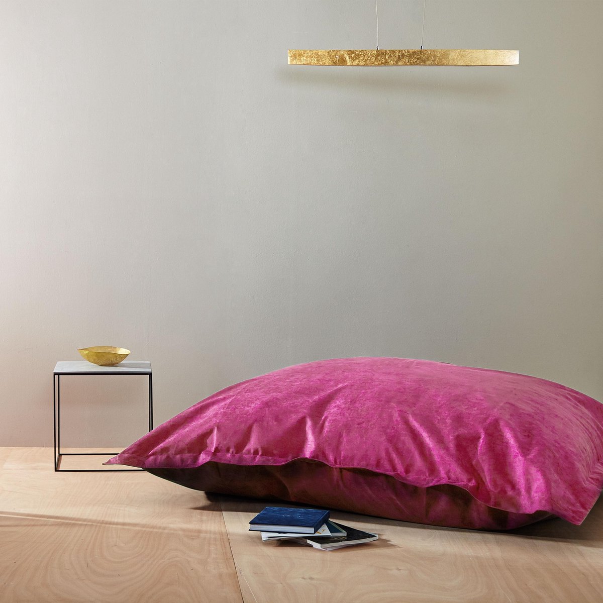 Lumaland Zitzak, poef van corduroy, compacte 50 liter gamingpoef met 3-in-1 functie, comfortabele kruk, praktisch tafeltje en stijlvolle indoor voetenbank, 25 x 45 cm, grijs