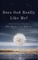 Boekcover met de titel 'Does God Really Like Me?'. Een paardenbloem staat in het midden met een donkere, sterrenhemel boven een waterlandschap.