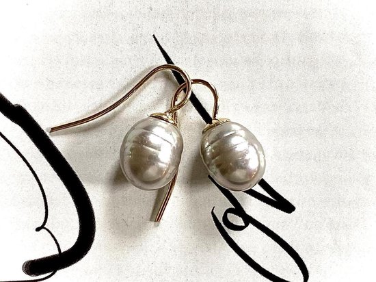 Boucles d'oreilles petites perles taupe / or