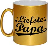 Liefste papa tekst cadeau mok / beker - Vaderdag - 330 ml - goudkleurig - kado koffiemok / theebeker