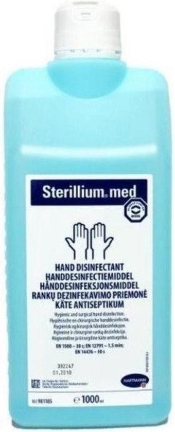 Lichtblauwe fles Sterillium med handdesinfectiemiddel met witte dop. Label toont handen en 'HAND DISINFECTANT HANDDESINFECTIEMIDDEL 1000 ml'.
