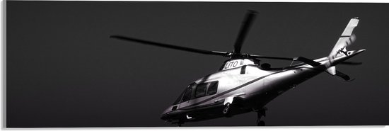WallClassics - Acrylglas - Vliegende Helikopter in Zwart Wit - 60x20 cm Foto op Acrylglas (Met Ophangsysteem)
