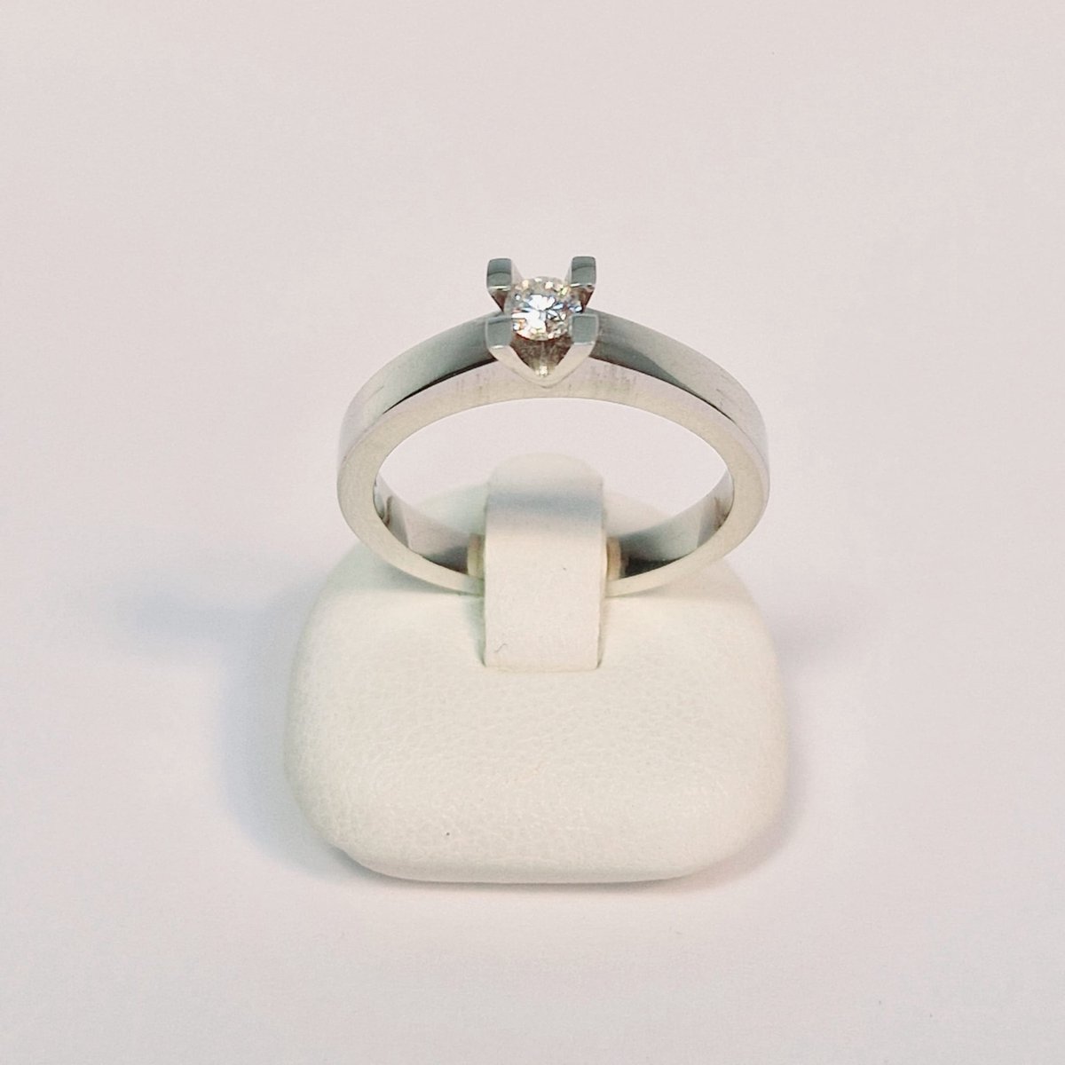 Verlovingsring - R&C - RIN0012L - ring - solitaire - diamant - witgoud - 14 karaat - sale Juwelier Verlinden St. Hubert - van €1579,= voor €1289,=