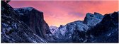 Poster Glanzend – Gebergte vol Sneeuw met Roze Lucht - 60x20 cm Foto op Posterpapier met Glanzende Afwerking