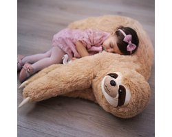 MikaMax Sloth Pillow – Origineel XL – 60 cm – Polyester knuffel – Luiaard knuffel - Baby Cadeau