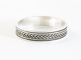 Fijne zilveren ring met kabelpatronen - maat 19.5