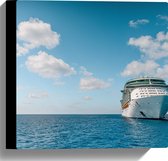 WallClassics - Canvas - Vooraanzicht van Groot Cruiseschip op Open Zee - 30x30 cm Foto op Canvas Schilderij (Wanddecoratie op Canvas)