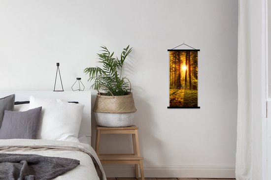 Posterhanger incl. Poster 40x80 cm - Schoolplaat - Bos - Zon - Bomen - Natuur - Zonsondergang - Textielposter - Zwarte latten