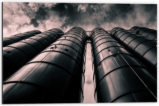WallClassics - Dibond - Industrie Torens - 60x40 cm Foto op Aluminium (Wanddecoratie van metaal)