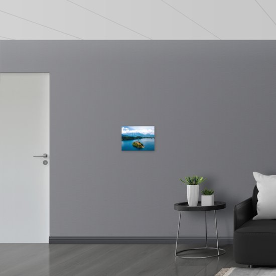 WallClassics - Dibond - Île entourée d'eau - Lac de Bled - 40x30 cm Photo sur aluminium (Décoration murale en métal)