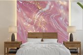 Behang - Fotobehang Marmer - Roze - Glitter - Wit - Breedte 220 cm x hoogte 220 cm