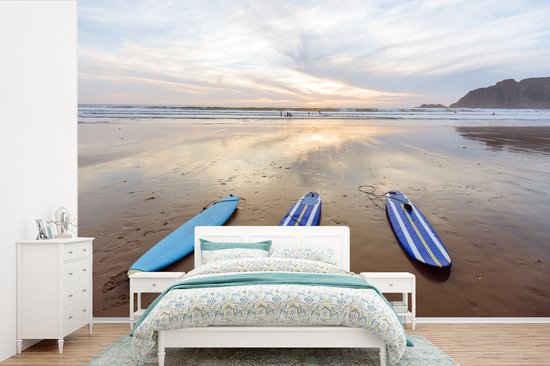 Papier peint Papier peint photo en vinyle - Les planches de surf allongées sur la plage largeur 525 cm x hauteur 350 cm - Tirage photo sur papier peint (disponible en 7 tailles)