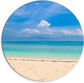 Dibond Muurcirkel - Wit Strand met Helderblauwe Oceaan - 60x60 cm Foto op Aluminium Muurcirkel (met ophangsysteem)