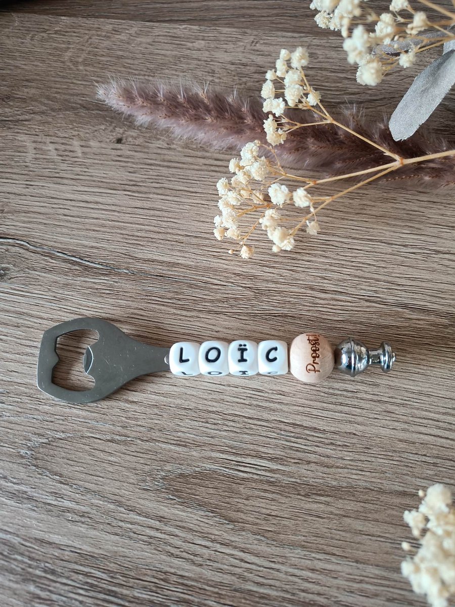 Gepersonaliseerde Flesopener met Naam - Flesopener met Kralen - RVS Flesopener - Flesopener Cadeau - 1 stuk - Flessenopener Naam