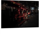 WallClassics - Dibond - Locomotief zwart met rood - 100x75 cm Foto op Aluminium (Met Ophangsysteem)