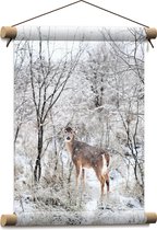 Textielposter - Hert in het Besneeuwde Bos - 30x40 cm Foto op Textiel