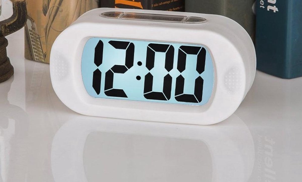 Digitale Wekker Klok - 12uurs - Werkt Op Batterijen - Makkelijk Instelbaar Alarm met Snooze en licht Functie - Kinderwekker Reiswekker - Digitale LED Klok/Wekker - Trendy Wekker Met Snooze functie - Stevige Alarmklok - WIT — cadeau in Elektronica - foto 6