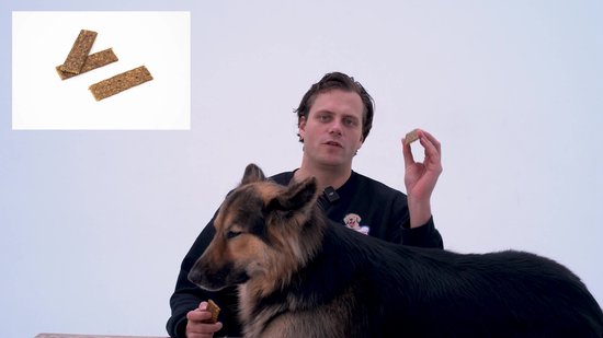 Woef Woef Hondensnacks Wildzwijn Strips 0.70 KG - Verwensnacks - Gedroogd vlees - Wildzwijn - vanaf 3 maanden - Geen toevoegingen