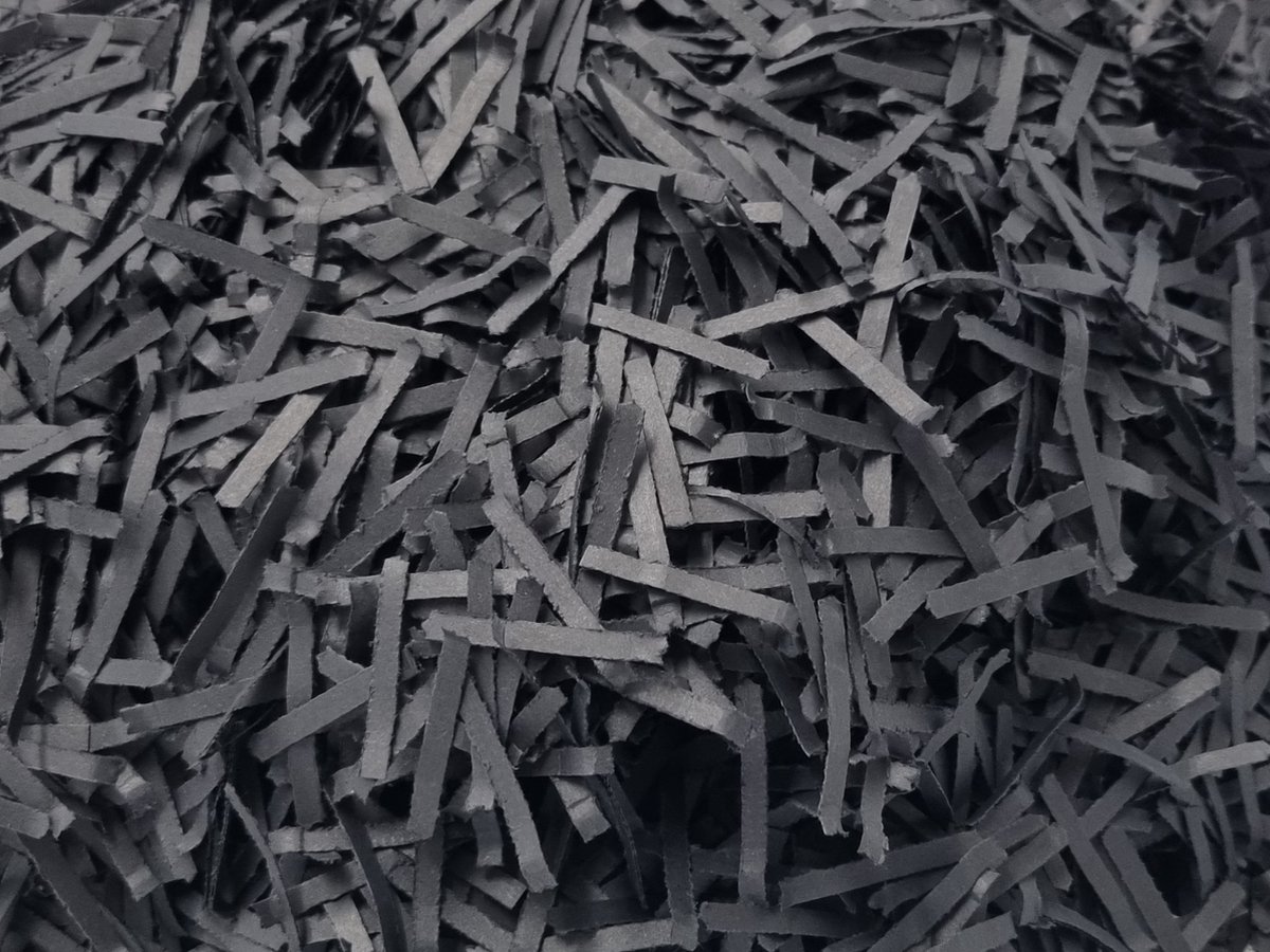 Papiersnippers | kleur Zwart - No. 1001 | Gekleurd vulmateriaal voor o.a. cadeauverpakkingen, cadeaumanden en brievenbusdoosjes | 500 gram, circa 12 liter | decoratief opvulmateriaal