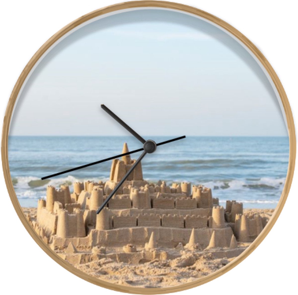 Klok Zandkasteel Ø 30 cm - Waanzinnig zandkasteel aan de zee - Modern - Houtkleurige wandklok met foto