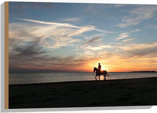 Hout - Paardrijden op het Strand met Zonsondergang - 75x50 cm - 9 mm dik - Foto op Hout (Met Ophangsysteem)