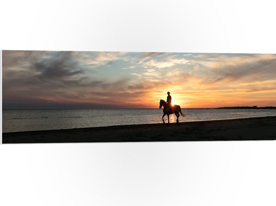 PVC Schuimplaat - Paardrijden op het Strand met Zonsondergang - 120x40 cm Foto op PVC Schuimplaat (Met Ophangsysteem)