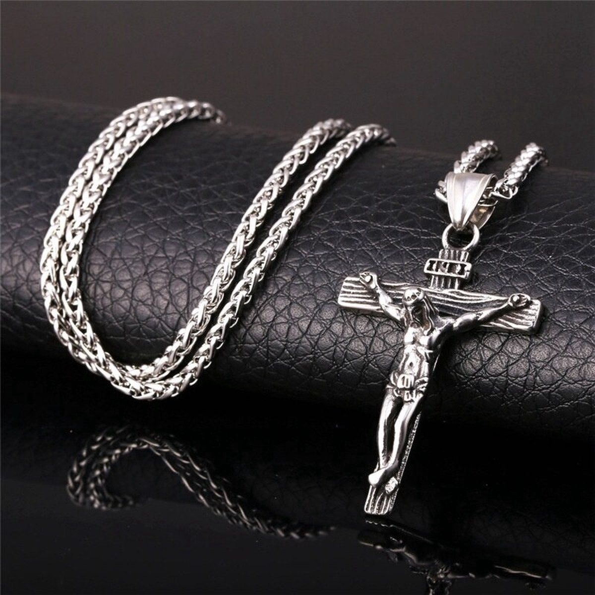 WiseGoods Luxe Collier Met Kruis - Zilverkleurig
