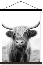 Posterhanger incl. Poster 120x160 cm - Schoolplaat - Dieren - Schotse hooglander - Koe - Zwart - Wit - Textielposter - Zwarte latten
