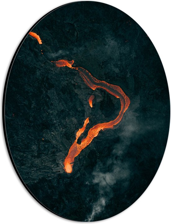 Dibond Ovaal - Bovenaanzicht van Lava in Cirkelvorm - 21x28 cm Foto op Ovaal (Met Ophangsysteem)
