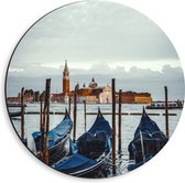 Dibond Muurcirkel - Uitzicht op een Dorp in Venetië - 40x40 cm Foto op Aluminium Muurcirkel (met ophangsysteem)