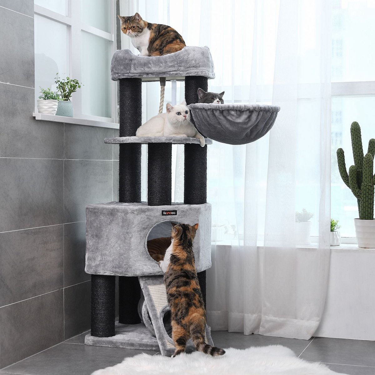 Luxe Krabpaal voor Katten - Grijs - Zachte Kattenmand hangmat - Kattenspeelgoed - Geschikt voor kleine kittens - 141x50x141cm