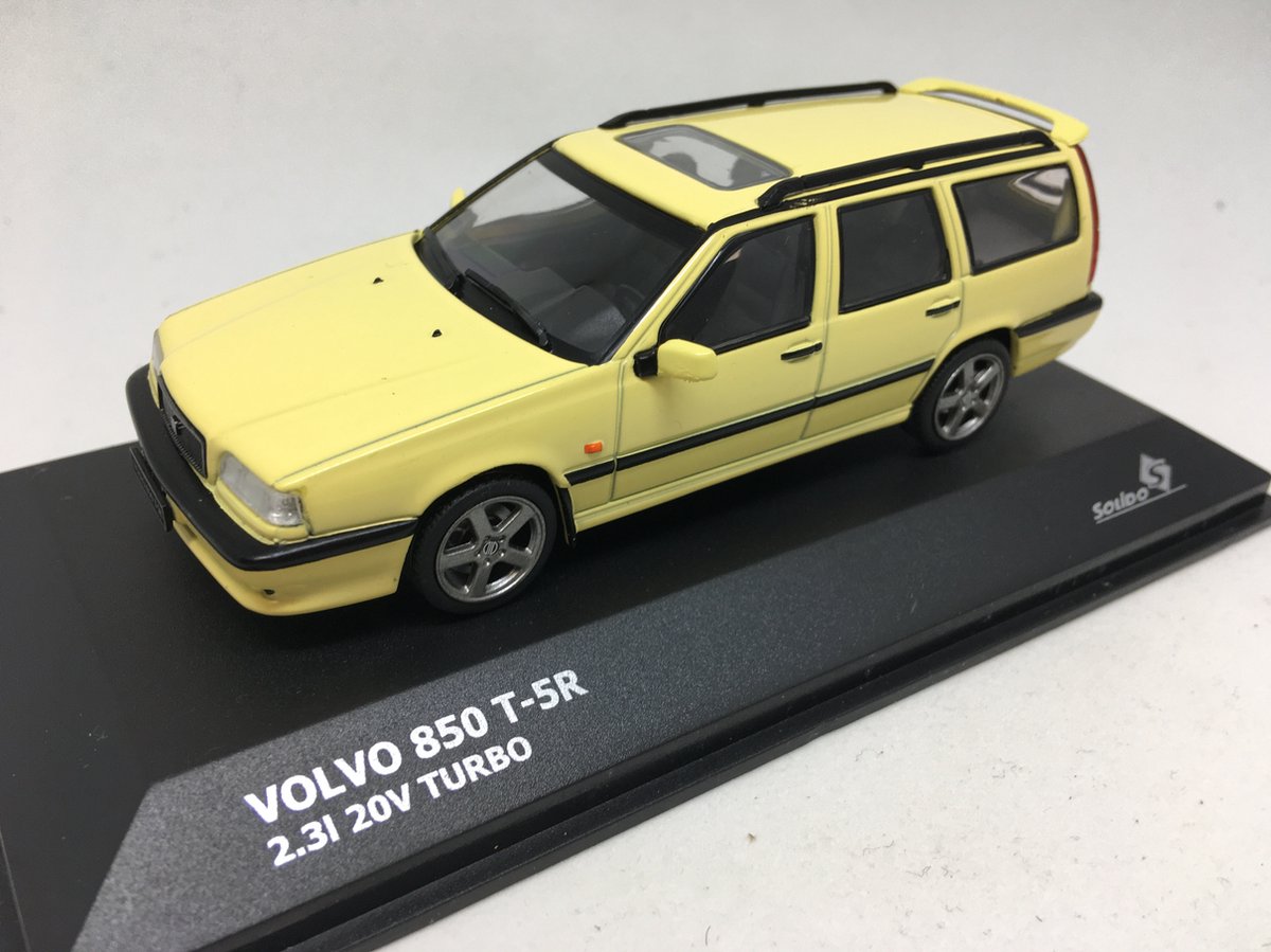 VOLVO 850 T5-R - Geel - 1:43 - Solido - Modelauto - Schaalmodel - Modelauto - Miniatuurauto - Miniatuur autos