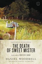 Boekhoes met schilderij van pick-up truck en mensen in een landschap, met tekst 'THE DEATH OF SWEET MISTER' en 'DANIEL WOODRELL'.