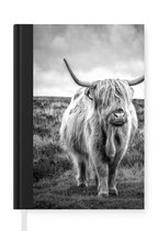 Notitieboek - Schrijfboek - Schotse hooglander - Dieren - Wolken - Koe - Natuur - Notitieboekje klein - A5 formaat - Schrijfblok