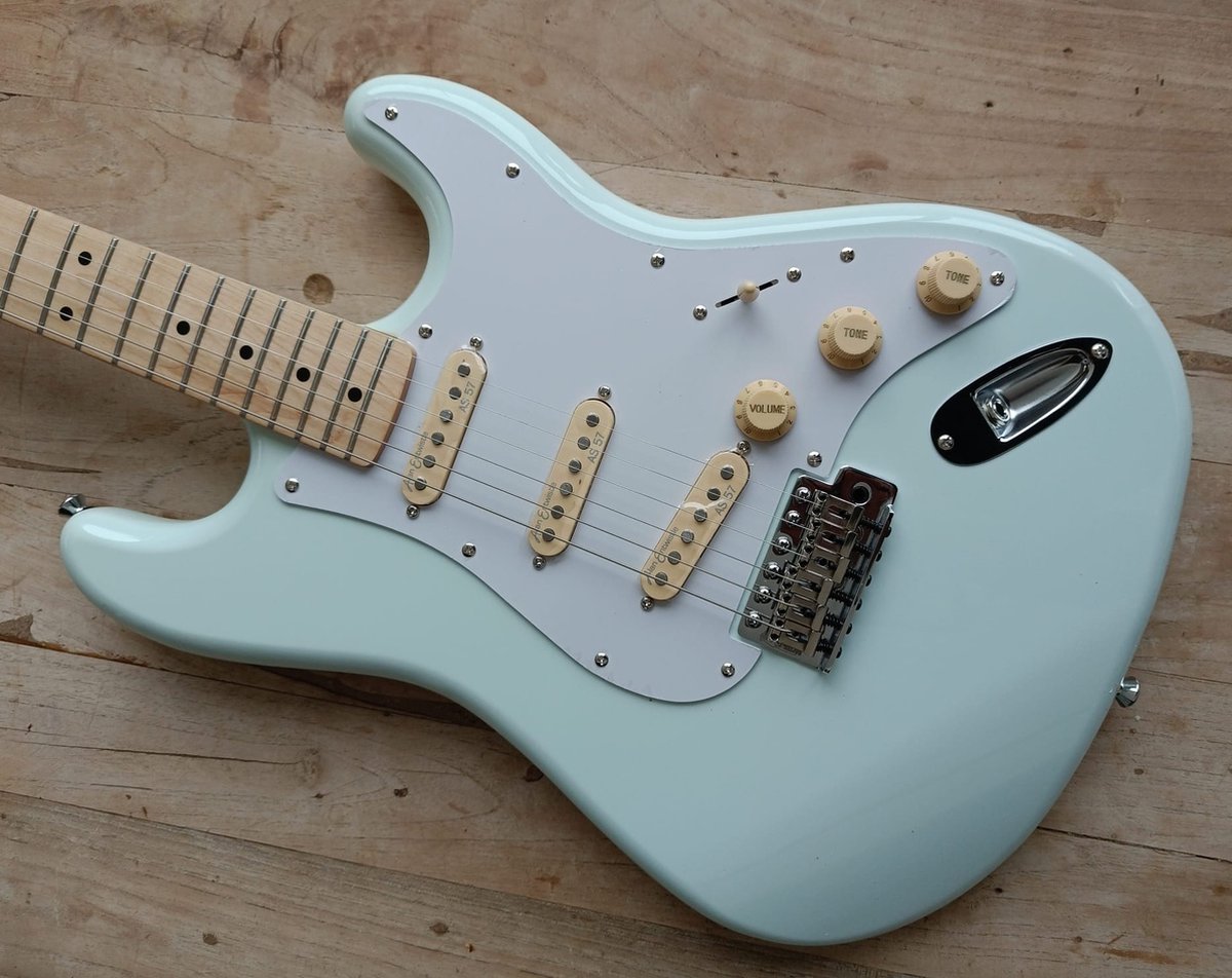 Revelation RTS-57 DBL elektrische gitaar "Daphne Blue"