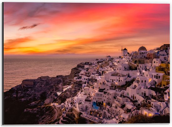 Dibond - Uitzicht over Klassieke Griekse Stad tijdens de Zonsondergang - 40x30 cm Foto op Aluminium (Wanddecoratie van metaal)
