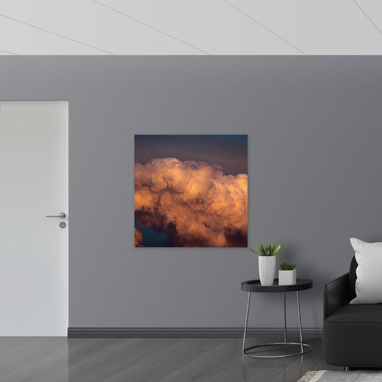 WallClassics - Feuille de mousse PVC - Nuages doux à travers le ciel sombre - 100x100 cm Photo sur feuille de mousse PVC