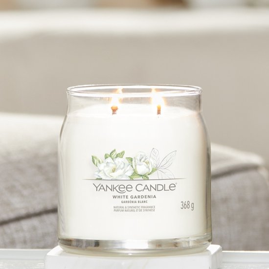 Yankee Candle - White Gardenia Signature Medium Jar