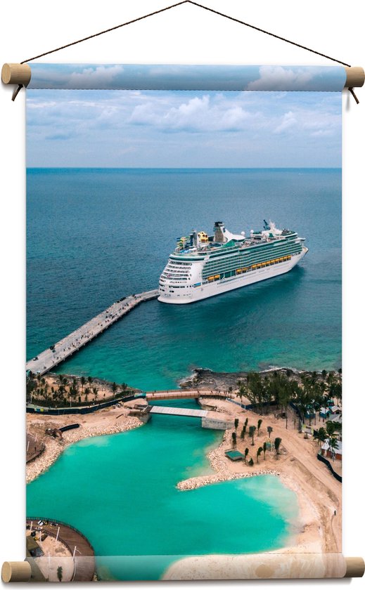 WallClassics - Textielposter - Aangemeerd Cruise Schip - 40x60 cm Foto op Textiel