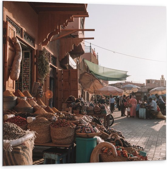 WallClassics - Dibond - Markt in Marrakesh - Marokko - 100x100 cm Foto op Aluminium (Met Ophangsysteem)