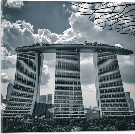 WallClassics - Acrylglas - Marina Bay Sands Hotel - Singapore - 50x50 cm Foto op Acrylglas (Met Ophangsysteem)