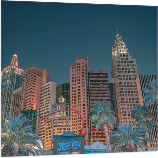 WallClassics - Vlag - Hotel en Casino Gebouw - New York - 100x100 cm Foto op Polyester Vlag