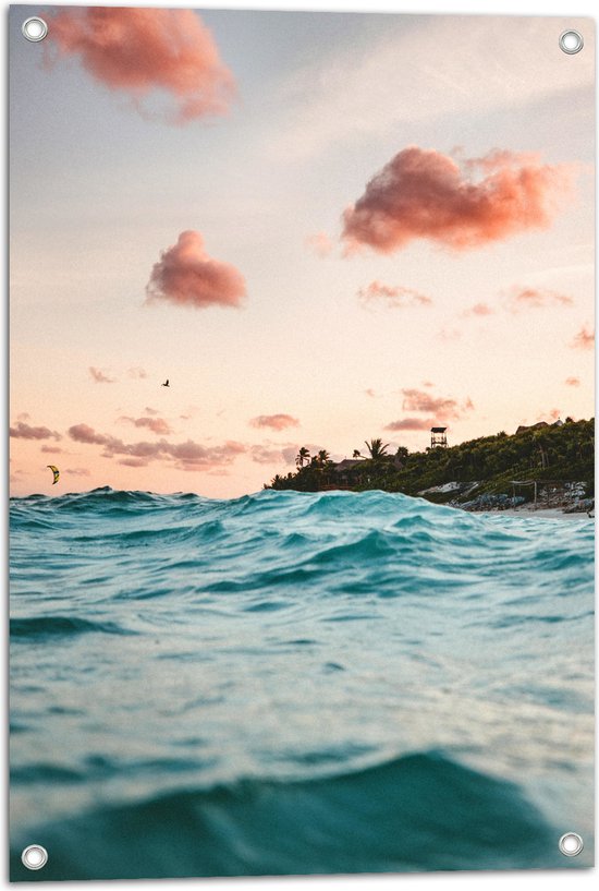 WallClassics - Tuinposter – wolkjes boven Zee op Vakantiebestemming - 50x75 cm Foto op Tuinposter  (wanddecoratie voor buiten en binnen)