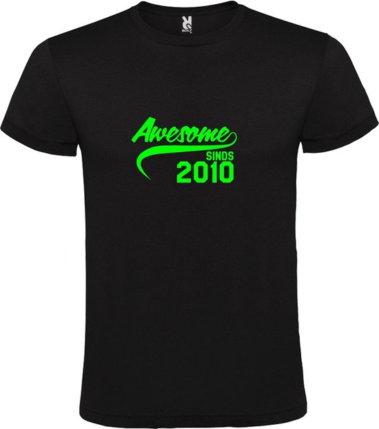 Zwart T-Shirt met “Awesome sinds 2010 “ Afbeelding Neon Groen Size XXXXXL