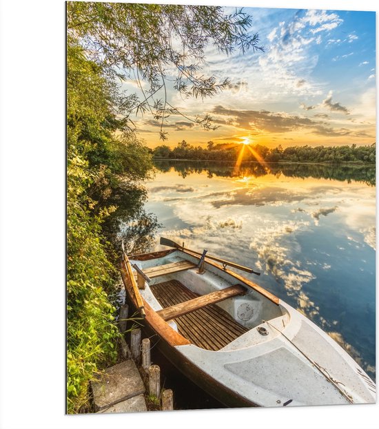 Dibond - Houten Vissersboot op het Water tijdens Zonsondergang - 75x100 cm Foto op Aluminium (Wanddecoratie van metaal)